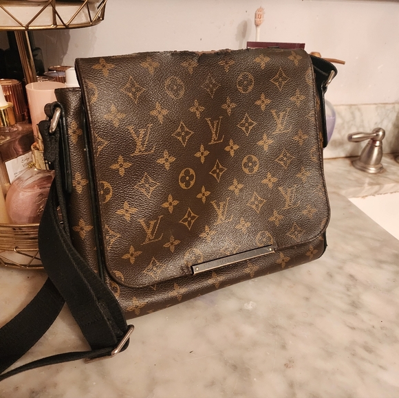 Louis Vuitton Brown Monogram Bag - Picture 1 of 9
